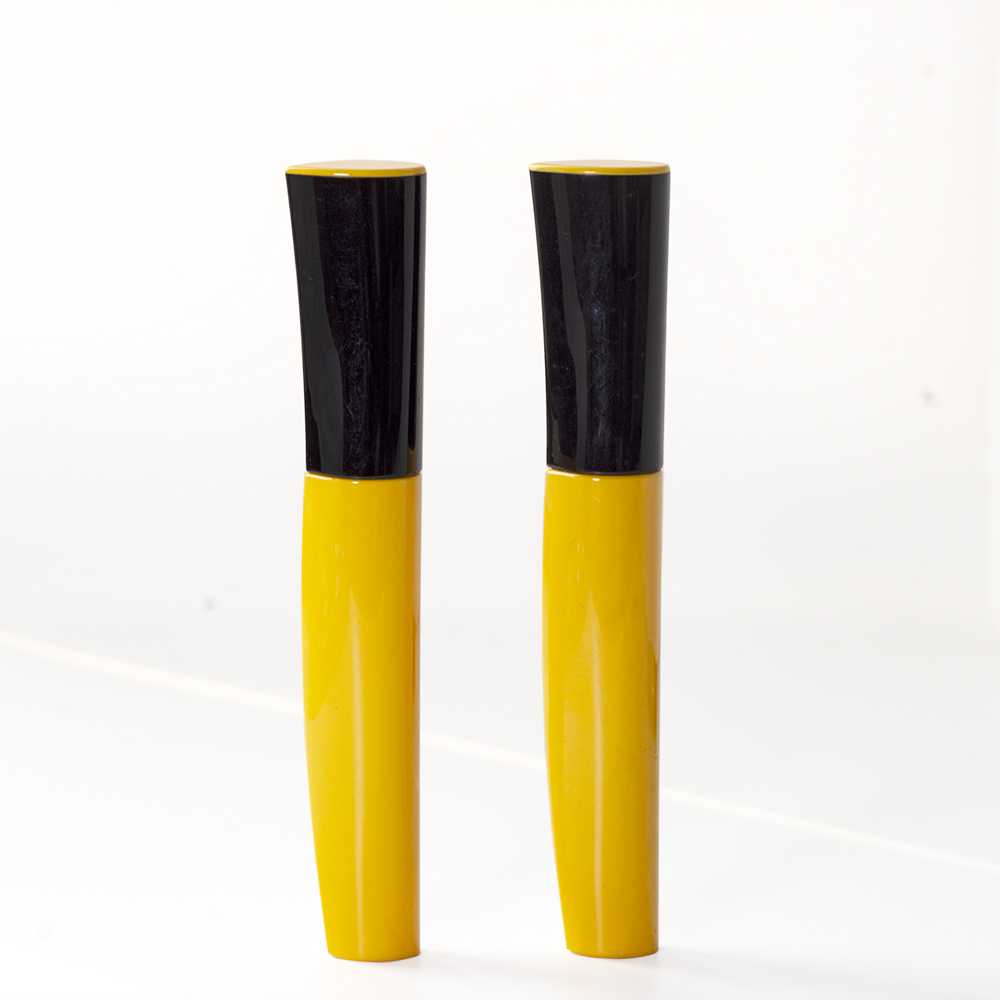 Mascara tube