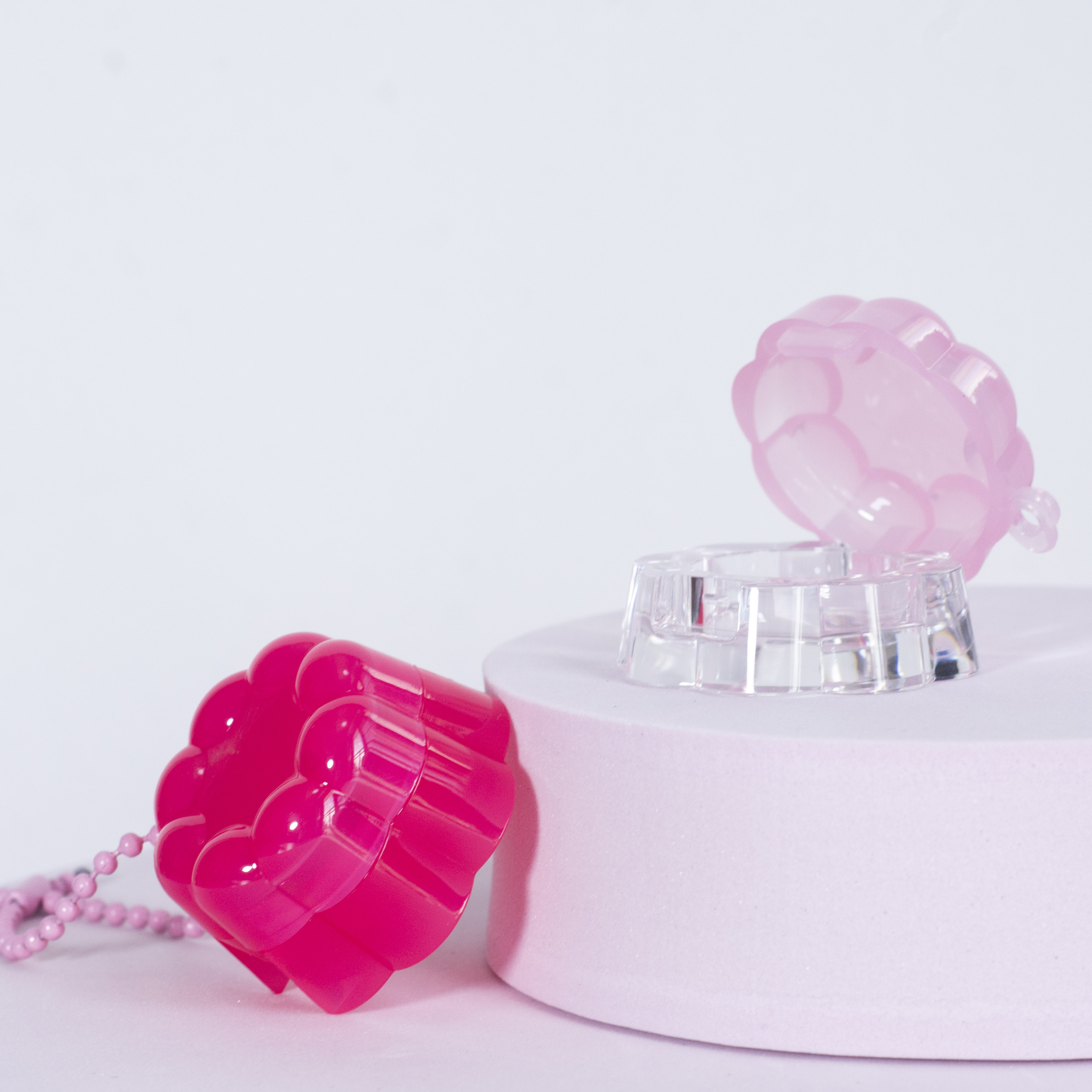 Cosmetic compacts LGO27