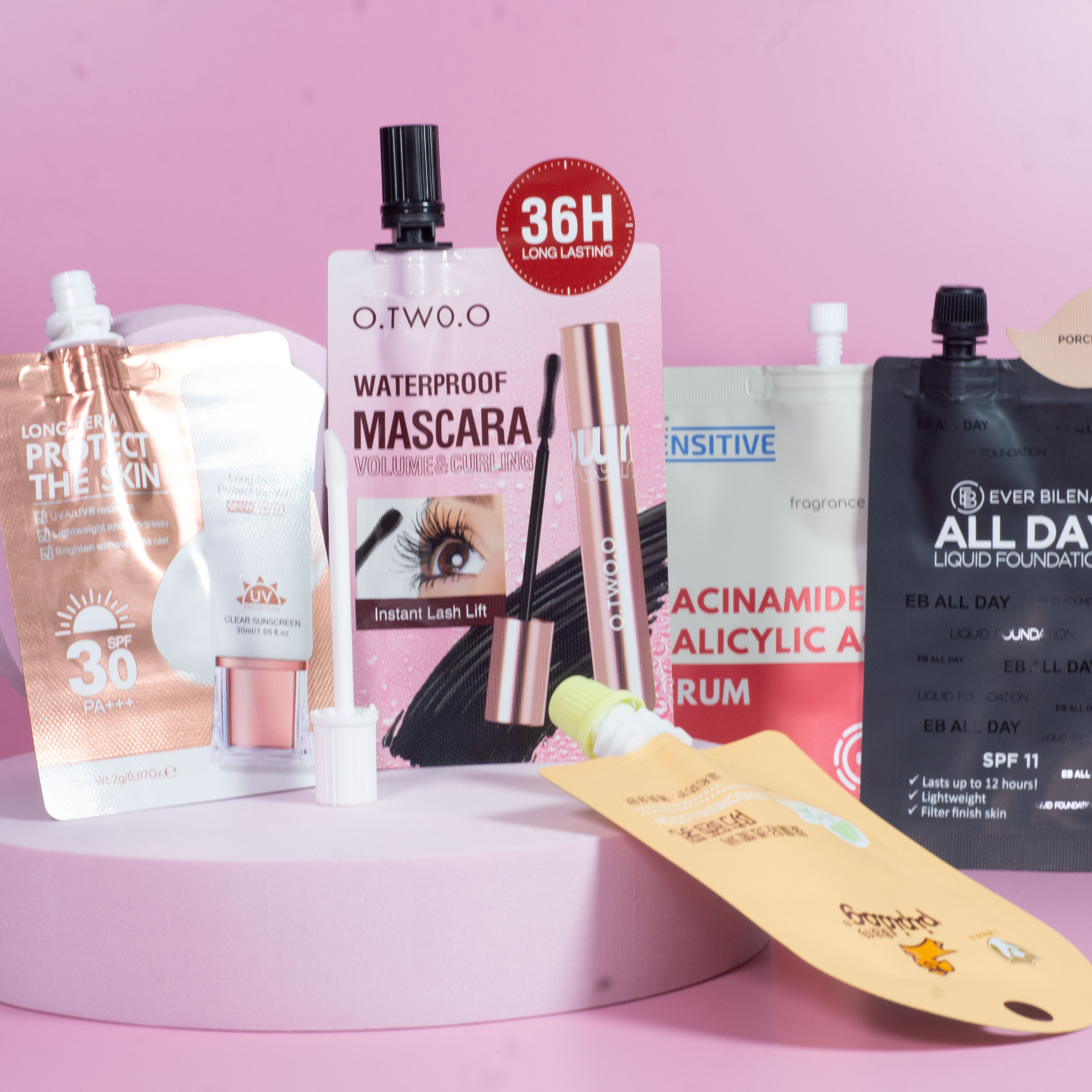 Portable cosmetic and skincare bag XB001